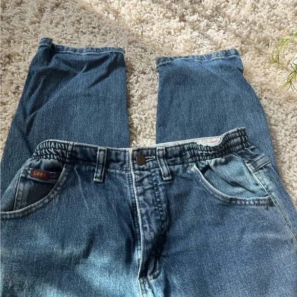 Lee Mom jean’s straight leg denim boyfriend jeans with stretchy waistband